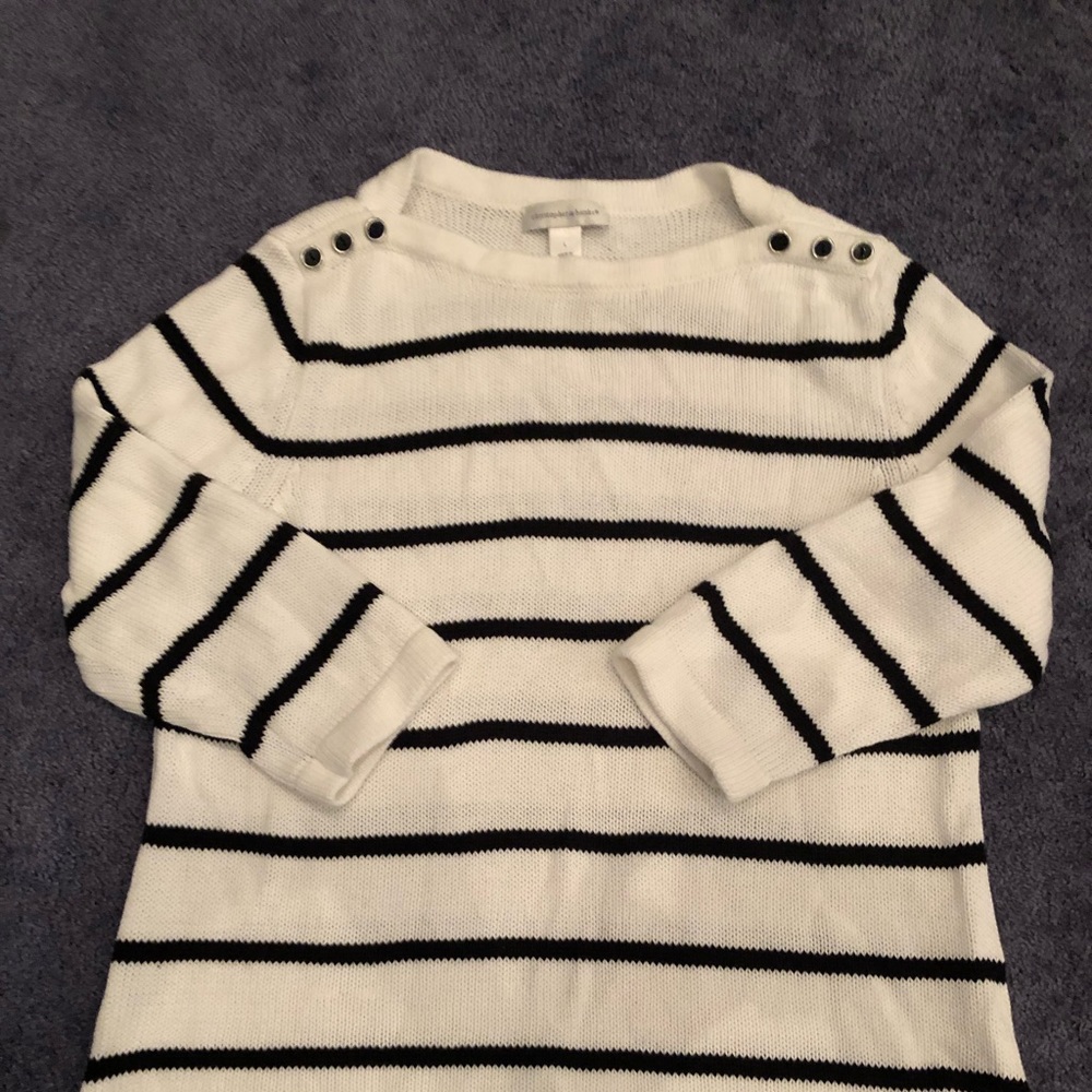 Like new women’s cotton crew neck sweater